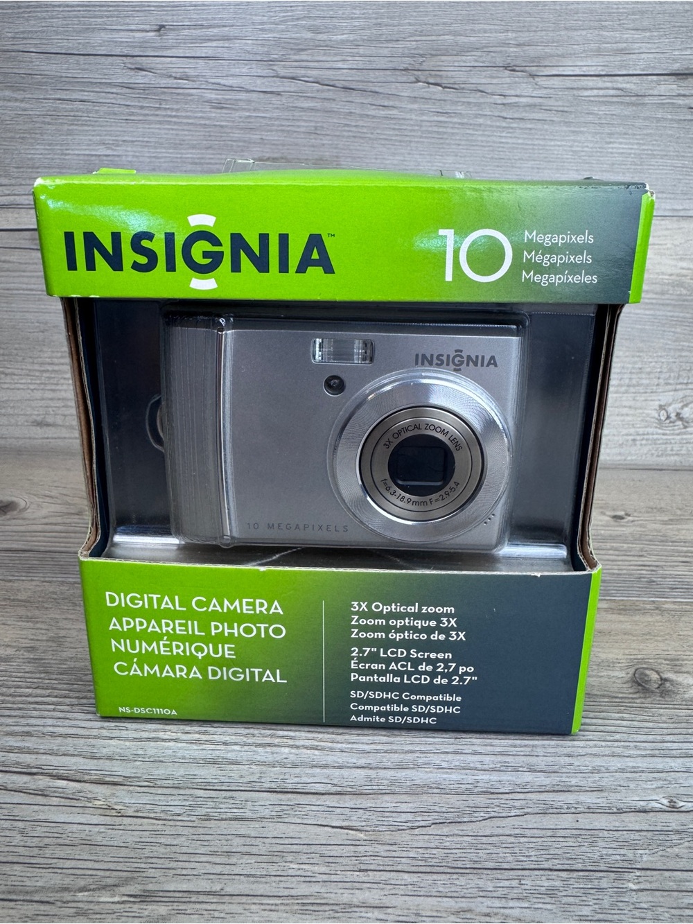 Insignia NS-DSC1110A 10.0MP Digital Camera 2010 New Sealed